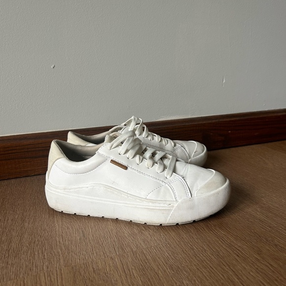 Dr. Scholl's Women's Time Off Sneaker in White Smooth - Picture 5 of 7